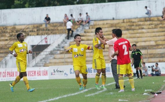 Hai Phong v Ninh Binh