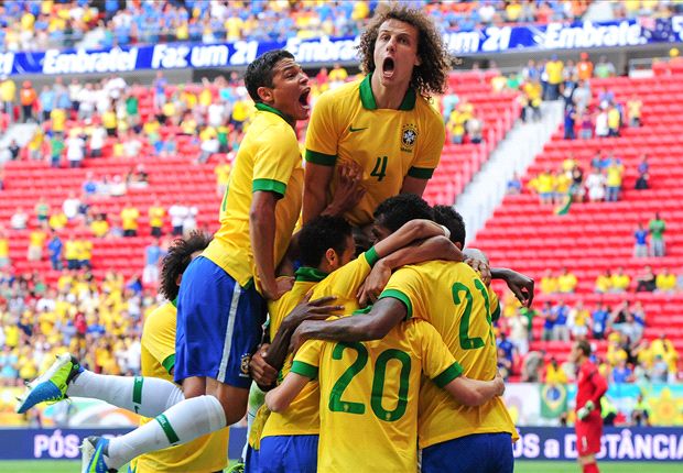 Neymar, Oscar, Paulinho & Hulk - Watch the best of Gillette Brasil Global Tour so far!