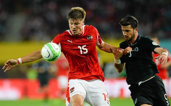 Sebastian Prodl,Shane Long