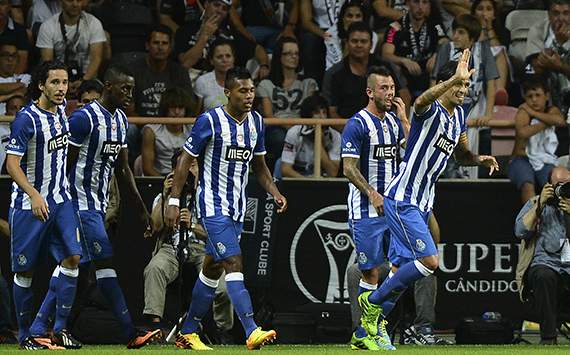 Lucho Gonzales, FC Porto vs VSC Guimaraes - Supercup