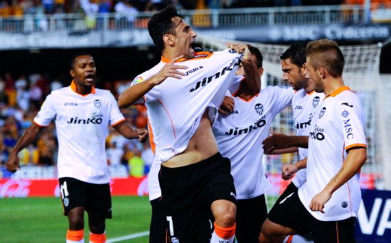 JONAS VALENCIA SEVILLA LA LIGA 09222013