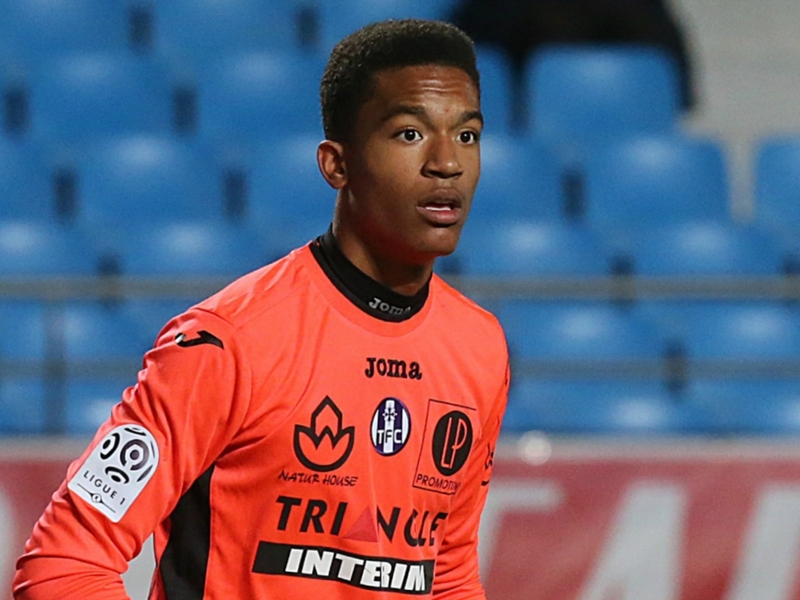 Équipe de France, Alban Lafont et Malang Sarr avec les U18 pour le Tournoi de Limoges