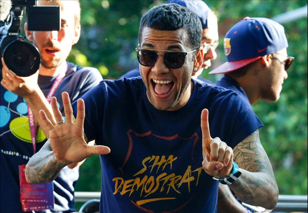 Juventus go all out for Champions League with Alves & Pjanic pursuits