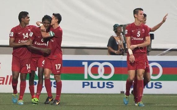 Madhu Mohaha mobbed LionsXII 09282013