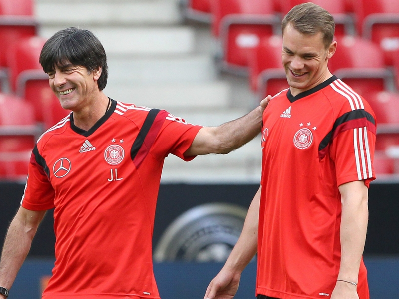 Allemagne, Low justifie la présence de Neuer dans sa liste des 23