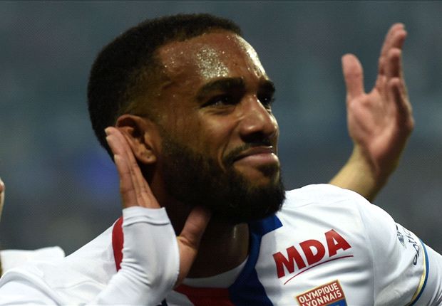 Wenger tight-lipped on Lacazette interest