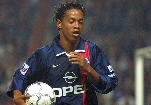 Ronaldinho Paris Saint Germain PSG 2001