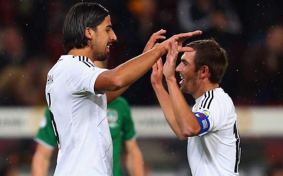 Sami Khedira und Philipp Lahm jubeln gegen Irland