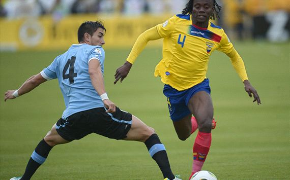 Ecuador vs Uruguay - 11102013