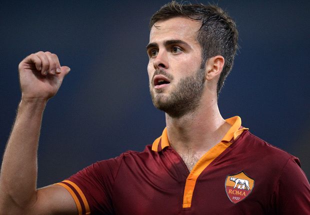 Kemilau Miralem Pjanic membuat Manchester United naksir berat