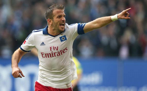 1. Bundesliga: Hamburg's Rafa van der Vaart celebrates goal vs Stuttgart