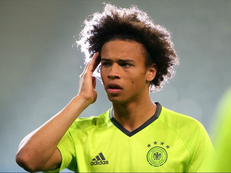 Sane in Manchester to complete City transfer