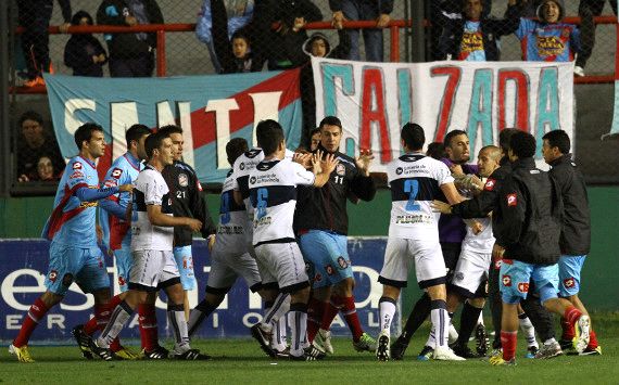 Torneo Inicial 2013 - Arsenal - Gimnasia - Fight