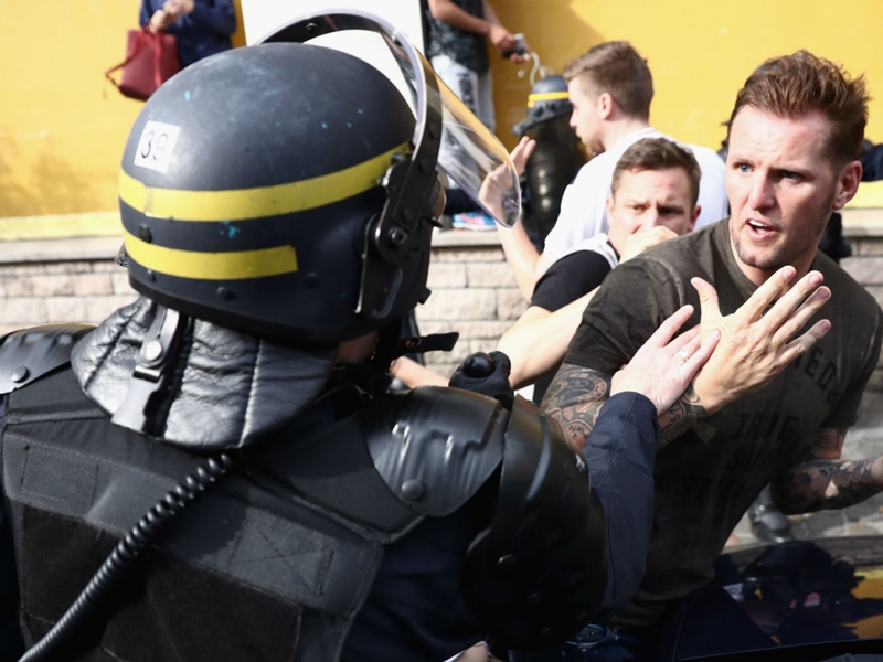 WATCH: Police chase away English & French hooligans after fight