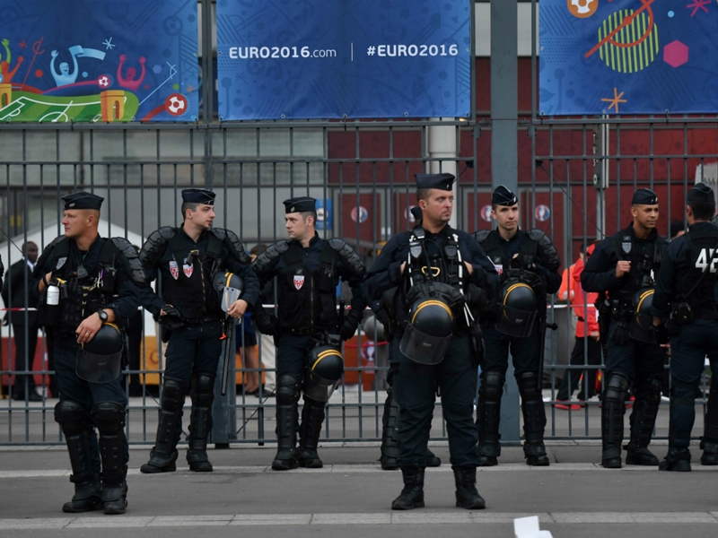 Brazil journalists 'attacked and racially abused' by Germany fans