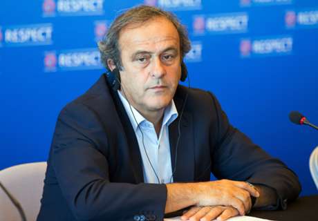 Michel Platini Ingin Adopsi Aturan Rugby Untuk Sepakbola