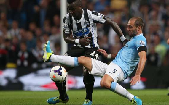 Newcastle United's Cheick Tiote and Manchester City's Pablo Zabaleta