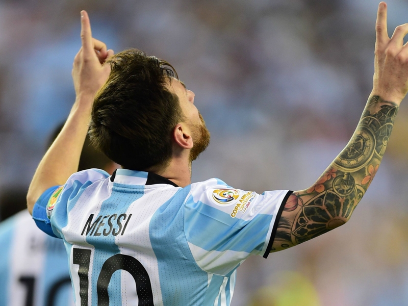 Messi plays down Argentina scoring record
