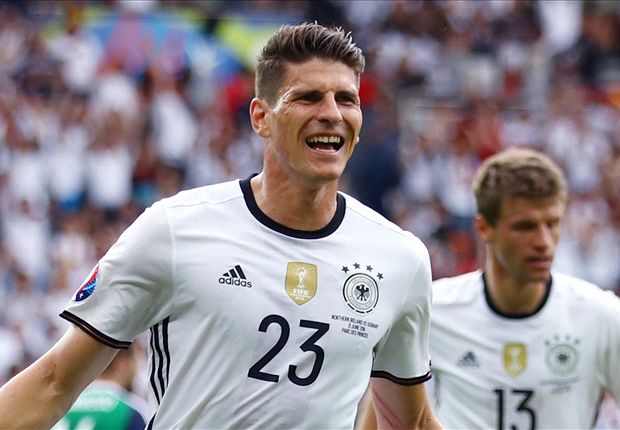 'Barcelona & Borussia Dortmund in talks for Mario Gomez'