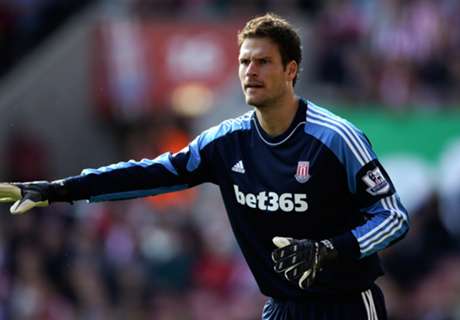 Begovic Tegaskan Bertahan Di Stoke