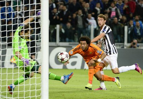 Casillas makes a statement while papering over defensive cracks