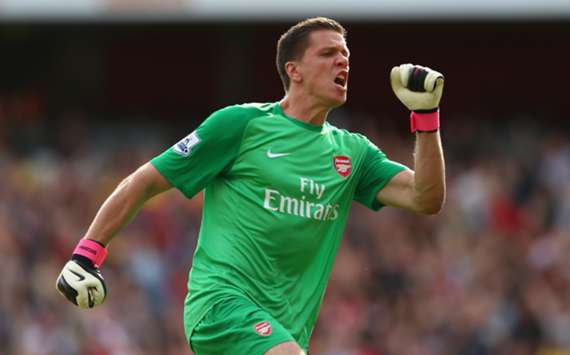 Szczesny Perpanjang Kontrak