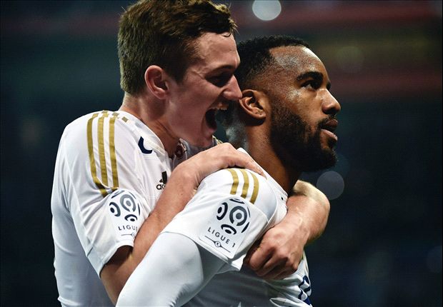 'He wants to stay' - Lyon rule out Lacazette sale