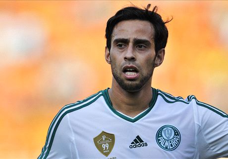 Transferts, Valdivia aux Emirats