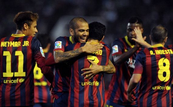 Pedro Rodriguez Daniel Alves Betis Barcelona La Liga 11102013