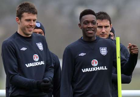 Carrick and Welbeck out of England squad