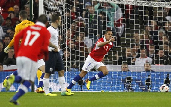 Alexis Sánchez - Inglaterra - Chile - 15 nov 2013