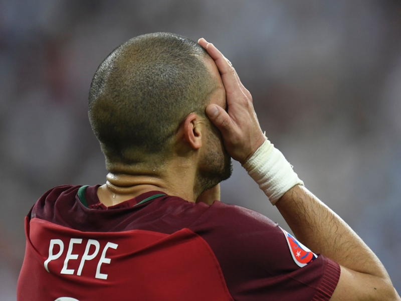 Pepe vomits after Portugal beat France in Euro 2016 final