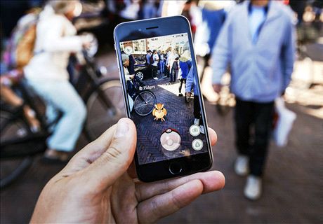 Team 'catch' signings on Pokemon Go