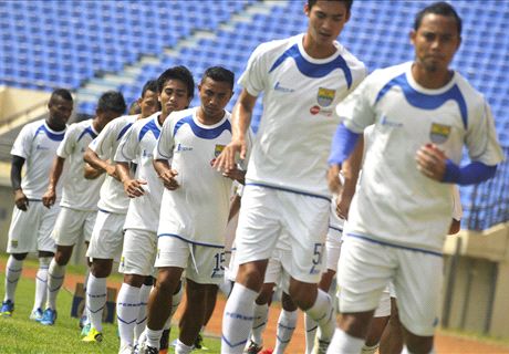 Persib Bandung Bekuk DC United