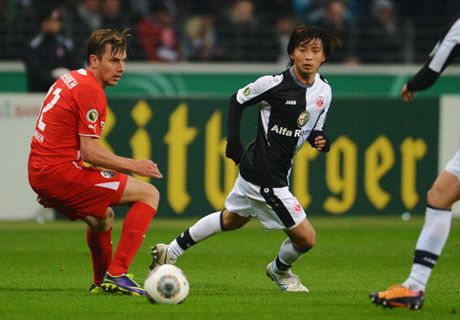 乾、PK獲得にポスト直撃もゴールは奪えず チームはポカール8強へ