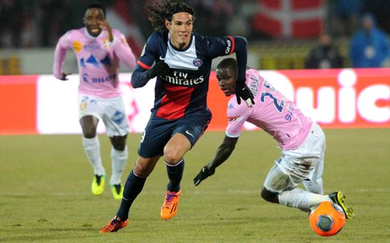Edinson Cavani Jonathan Mensah Evian Paris SG Ligue 1 12042013
