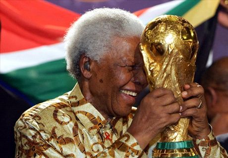 El fútbol lamenta la muerte de Nelson Mandela
