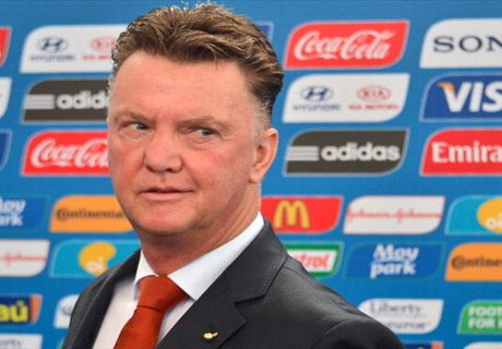 HLV Van Gaal không hài lòng với kết quả bốc thăm World Cup