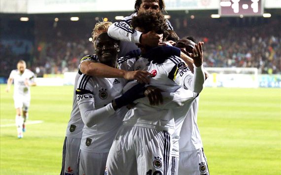 RIZESPOR FENERBAHCE TURKISH SUPER LEAGUE GOAL CELEBRATION 07122013
