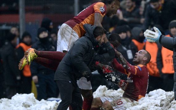 GOAL CELEBRATION GALATASARAY JUVENTUS CHAMPIONS LEAGUE 11122013