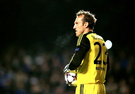 Schwarzer becomes oldest Champions League debutant