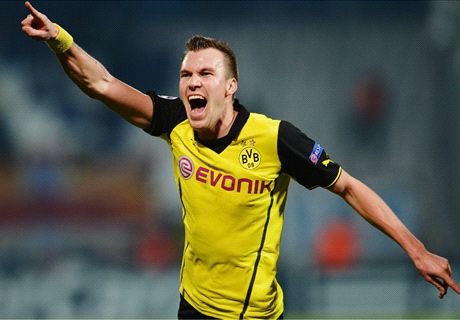 Grosskreutz sends Dortmund through