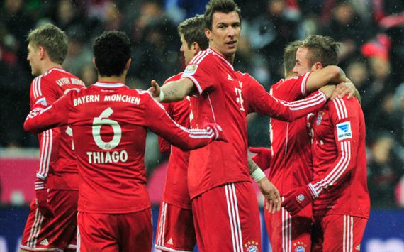 Bayern Munich celebrates players