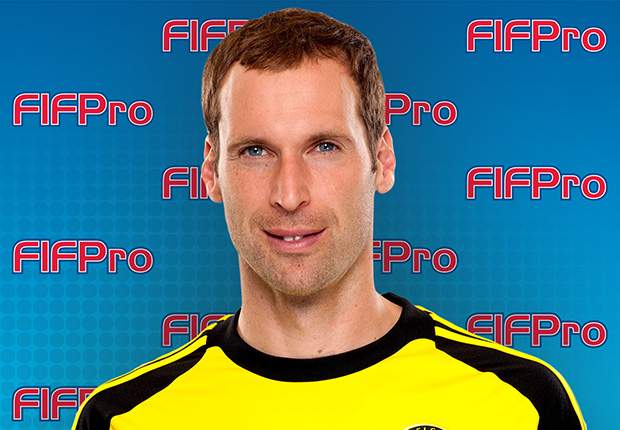 Cech tips Neuer to end Casillas's reign as FIFPro World XI goalkeeper