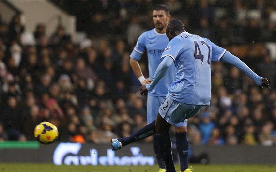 Yaya Toure Fulham Manchester City Premier League 12212014