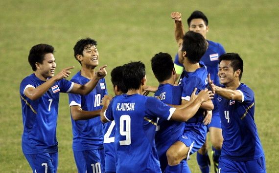 Thailand U23 celebrate SEA Games 12212013
