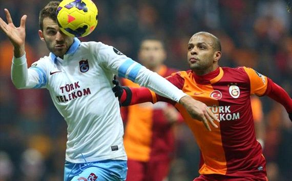 MUSTUFA YUMLU FELIPE MELO GALATASARAY TRABZONSPOR SUPER LIG TURKEY 22122013