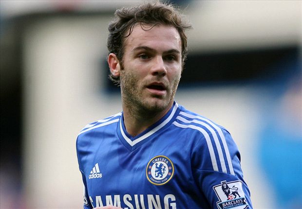 Mata flies in to complete Manchester United move