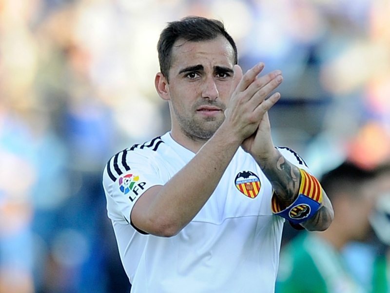 Barcelona increase Alcacer offer to €30m