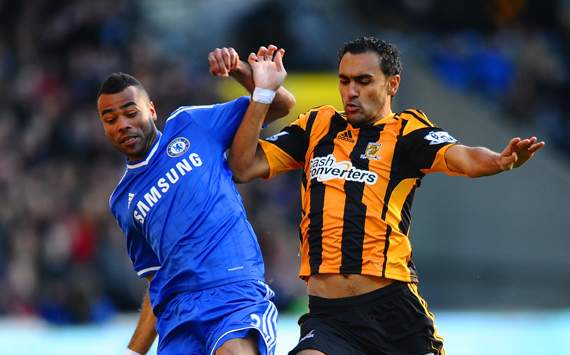 Ahmed Elmohamady Ashley Cole Hull City Chelsea Premier League 11012014